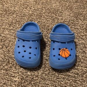 CROCS Kids Blue Sandals with Basketball Accent